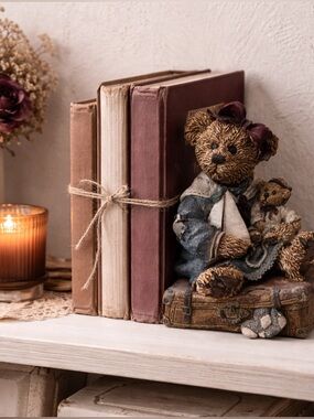 Vintage 1993 Boyd’s Bear & Friends Bearstone Figurine with Suitcase